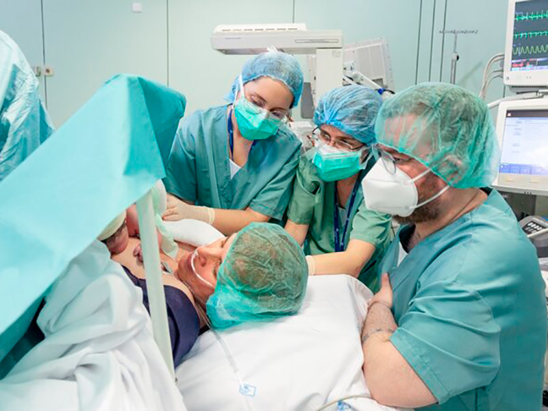 Cesària amb acompanyament a l'Hospital de Palamós. (Foto: SSIBE).