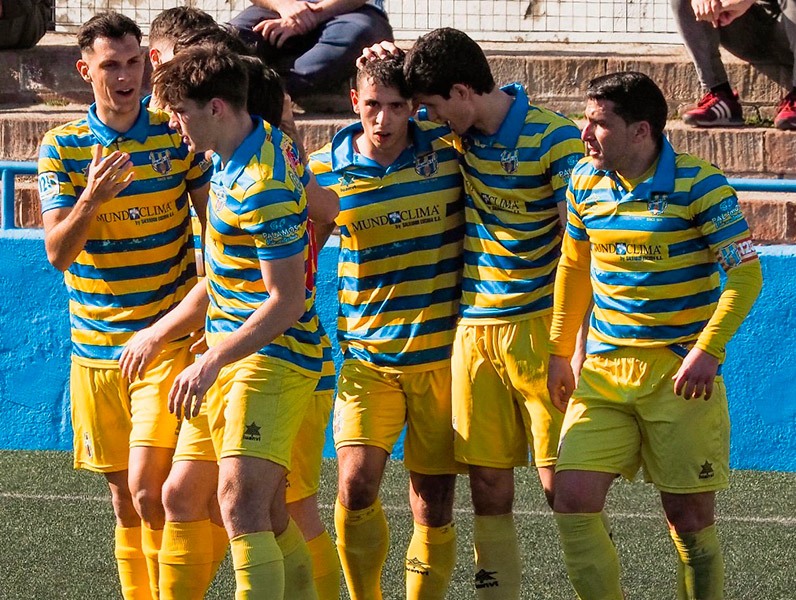Els jugadors del Palamós celebren un dels gols la passada jornada al camp del Granollers. (Foto: Palamós CF).