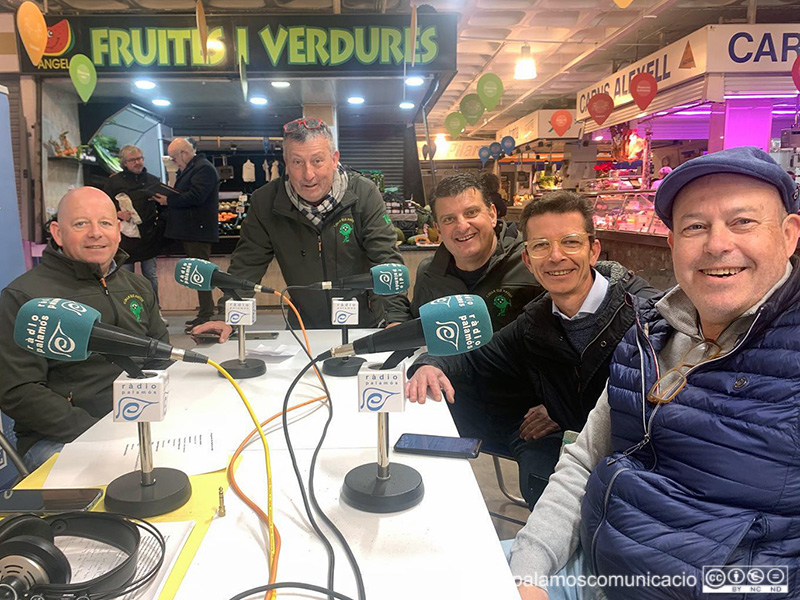 Santi Iglesias, Carlos Campmajó, Albert Ponsatí, Ventura Puig i Albert Ros, membres de la Colla Els Xatos.