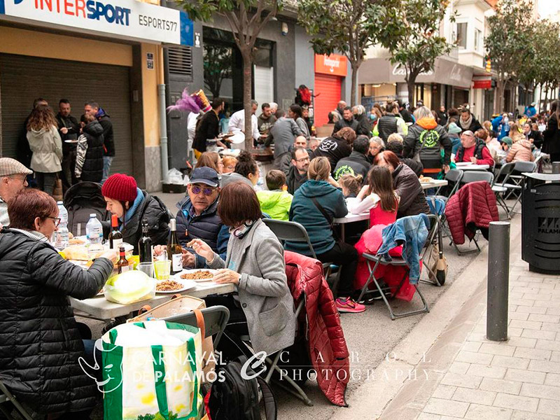 Imatge de l'arrossada popular de l'any passat. (Foto: Carol Photography).