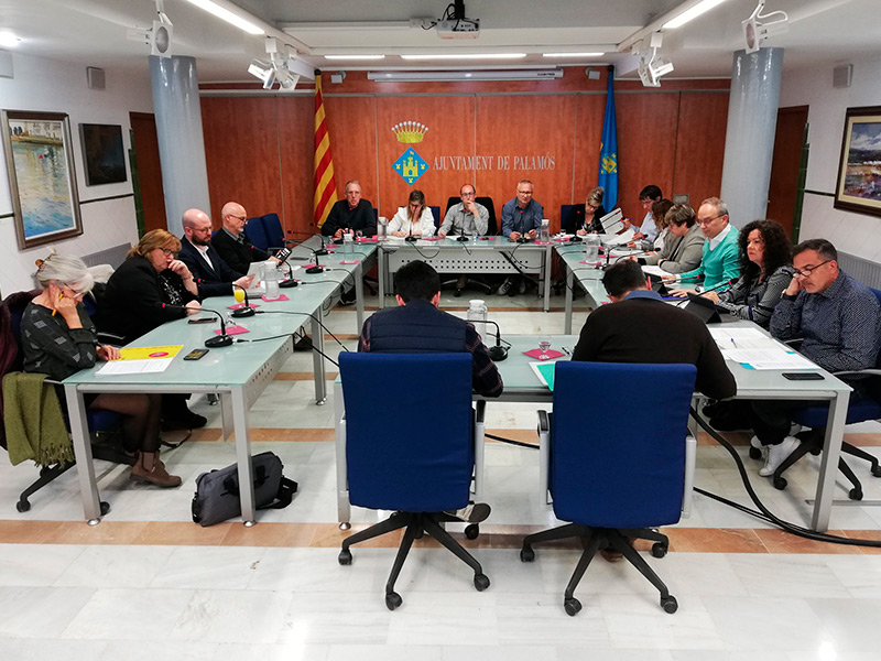 Imatge del Ple de l'Ajuntament de Palamós celebrat ahir. (Foto: Ajuntament de Palamós).