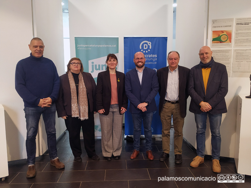 La presentació de la coalició es va fer ahir a la Biblioteca Municipal.