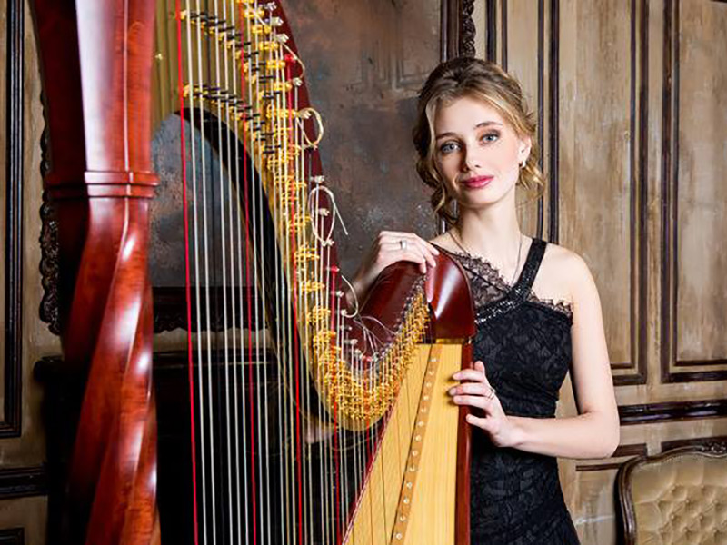 L'actuació musical anirà a càrrec de l'arpista russa Anna Aleshina. (Foto: Anna Aleshina).