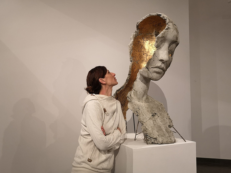L'exposició 'Ècdisi' de la palamosina Tània Font es pot visitar fins aquest diumenge. (Foto: Ajuntament de Palamós).