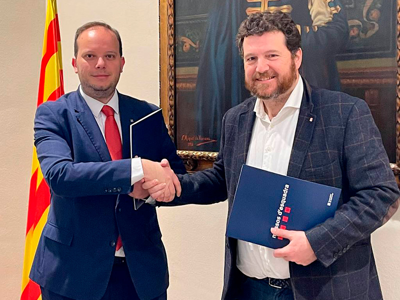 El president de Ports de la Generalitat, Marc Sanglas i el director general de la Policia, Pere Ferrer. (Foto: Gencat).