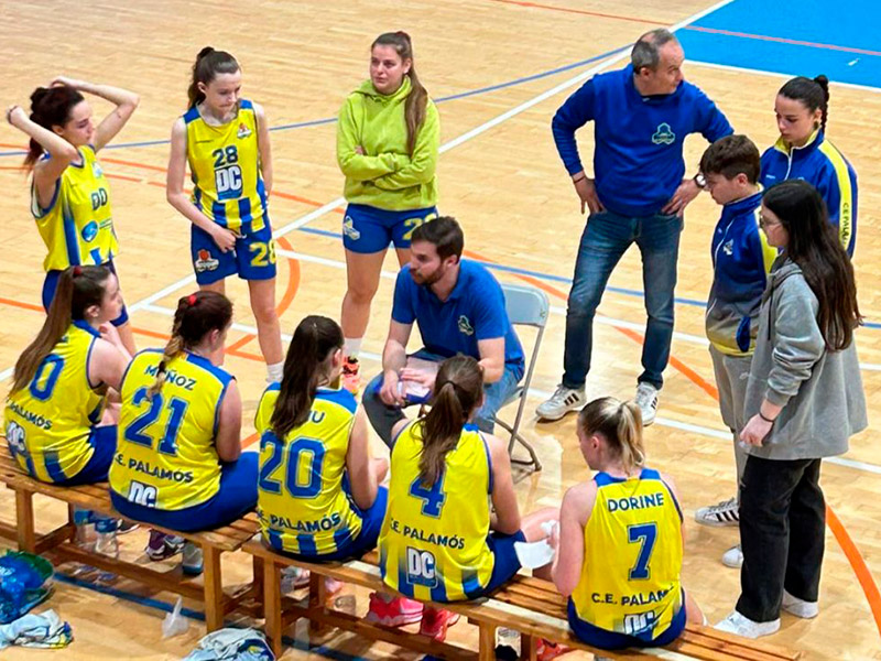 El sènior femení va perdre de només 4 punts amb el Banyoles. (Foto: CE Palamós).