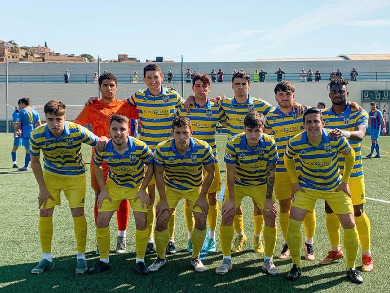 L'onze inicial del Palamós en el partit jugat al camp del Caldes de Montbuí. (Foto: Palamós CF).