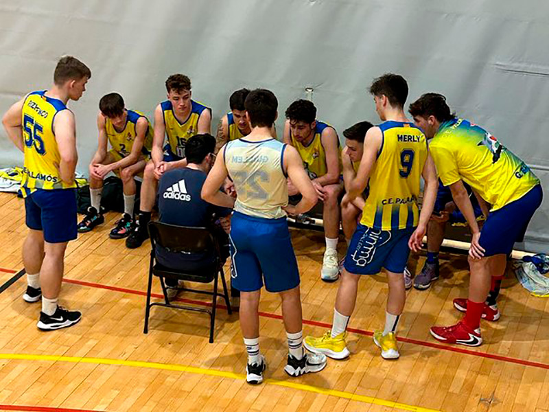 El sènior masculí del Club Esportiu Palamós va guanyar dissabte de 6 punts a la pista de l'Escolàpies de Figueres.