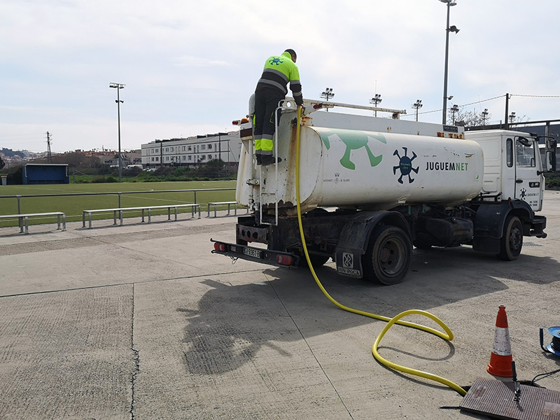 Aquesta aigua no potable s'extreu d'un pou municipal ubicat a les instal·lacions esportives Josep Massot i Sais. (Foto: Ajuntament de Palamós).