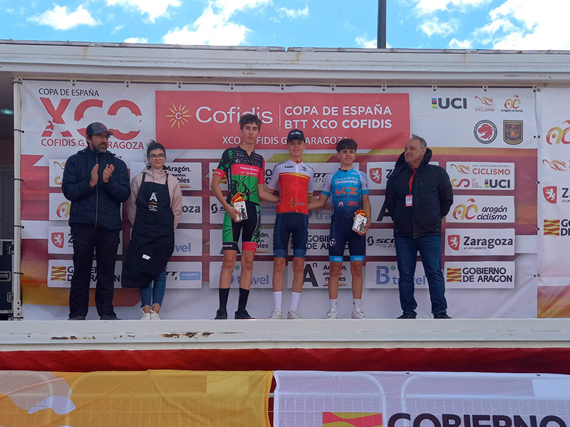 Martí Martínez, al centre de la imatge, ha guanyat tres de les quatre proves disputades del Campionat d'Espanya de BTT XCO.