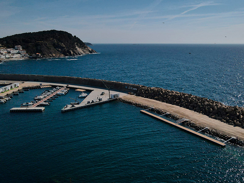 El nou pantalà permetrà l'amarratge provisional d'embarcacions de fins a 10 metres d'eslora. (Foto:  Almarín).