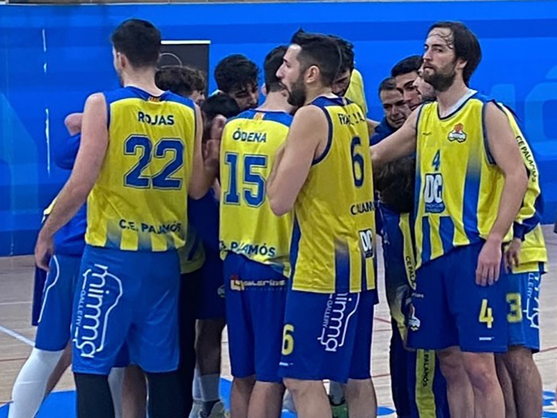 El sènior masculí del Club Esportiu Palamós, després d'un partit d'aquesta temporada. (Foto: CE Palamós).