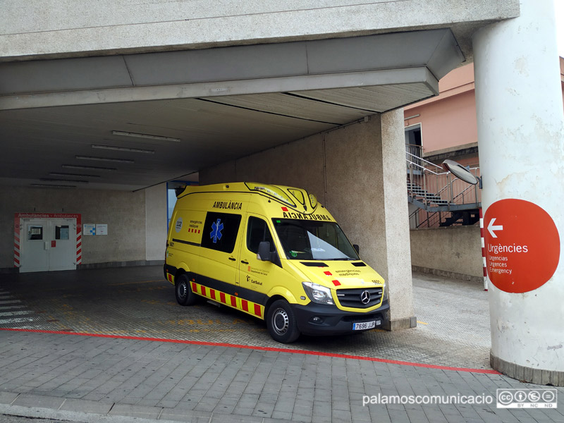 La persona ferida va ser trasllada a l'hospital de Palamós per una unitat del Servei d'Emergències Mèdiques.