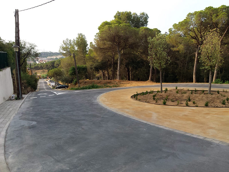 ERC posa com exemple de feina al barri l’arranjament del carrer Almogàvers. (Foto: ERC).