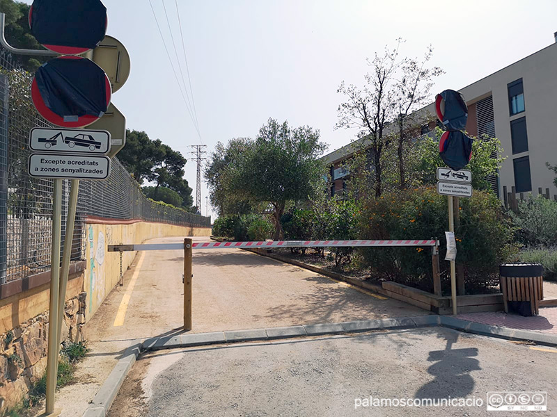L'accés motoritzat romandrà tancat fins passat l'estiu. (Foto: Ajuntament de Palamós).