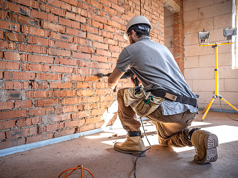 No hi ha relleu generacional en molts oficis com per exemple a la construcció. (Foto: freepik.es).