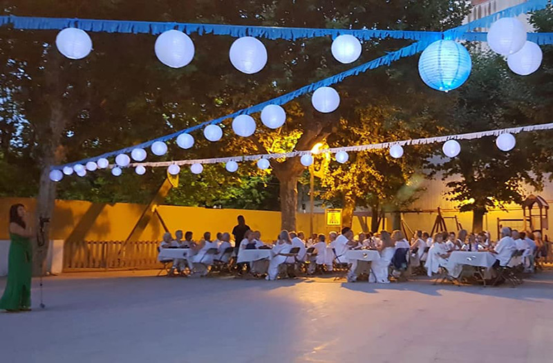 El Club de Fans dels 60s, 70s i 80s, organitza avui a partir de les 20:30 una nova edició de la Festa Blanca.