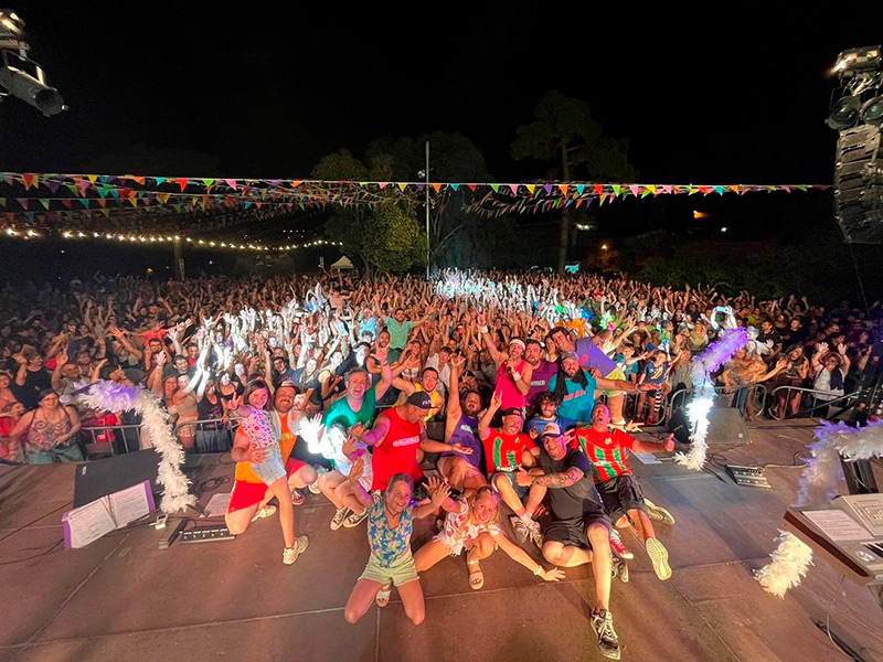 L'Orquestra Di-versiones actua avui a partir de les 11 de la nit als jardins del Castell de Calonge. (Foto: Orquestra Di-versiones).