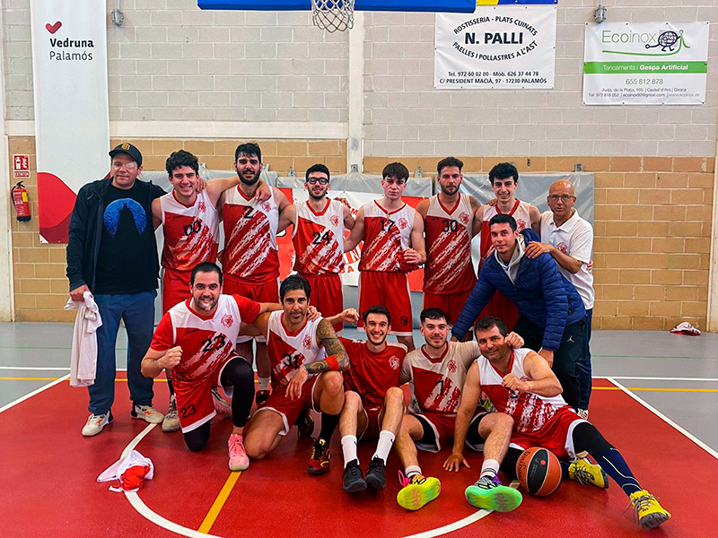 Fotografia del sènior Masculí del CBE Vedruna Palamós de la passada temporada. (Foto: CBA Vedruna Palamós).