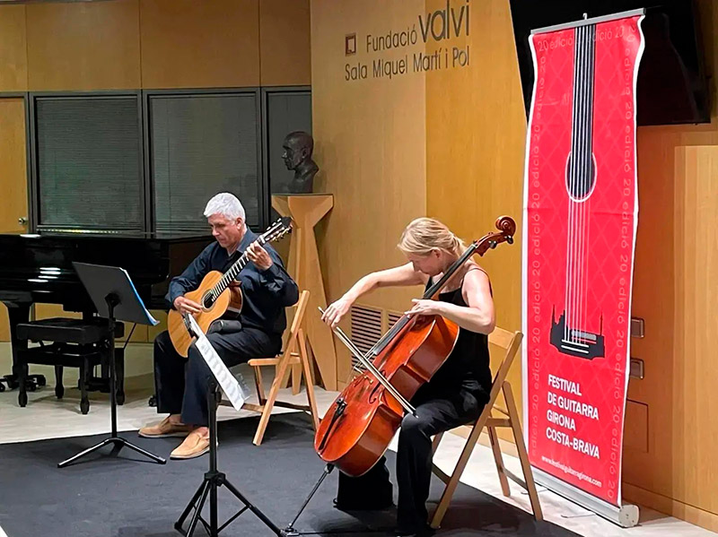 Josep Manzano i Alena Tikhmanovich, actuen demà a Palamós. (Foto: Festival Guitarra Girona).