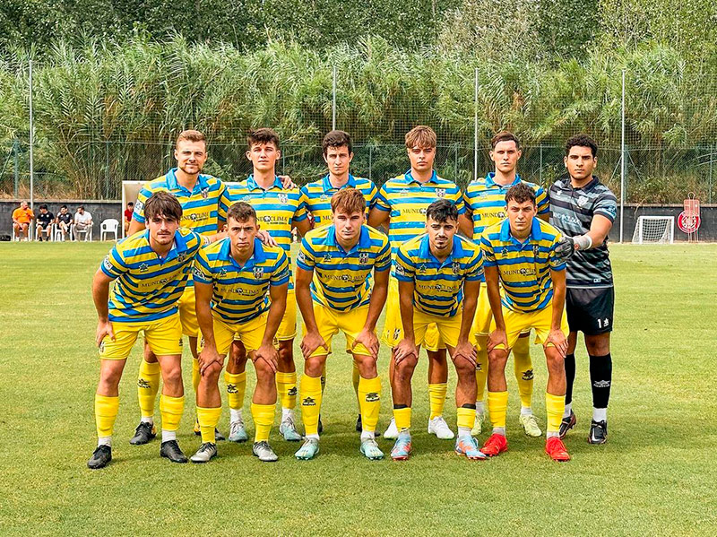 L'onze inicial del Palamós en el partit jugat ahir enfront el Girona B. (Foto: Laura Heras - Palamós CF).