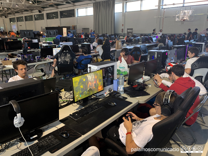 Imatge d'arxiu de la Lan Party a la Nau dels 50 metres.