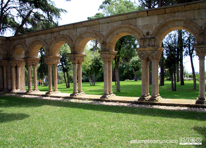 Diumenge hi ha una visita guiada al Claustre del Mas del Vent.
