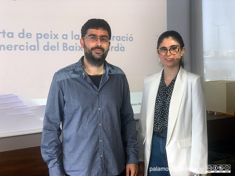El Dr. Francesc Fusté i la tècnica de recerca de la UDG, Andrea Cano, avui a l'Espai del Peix.
