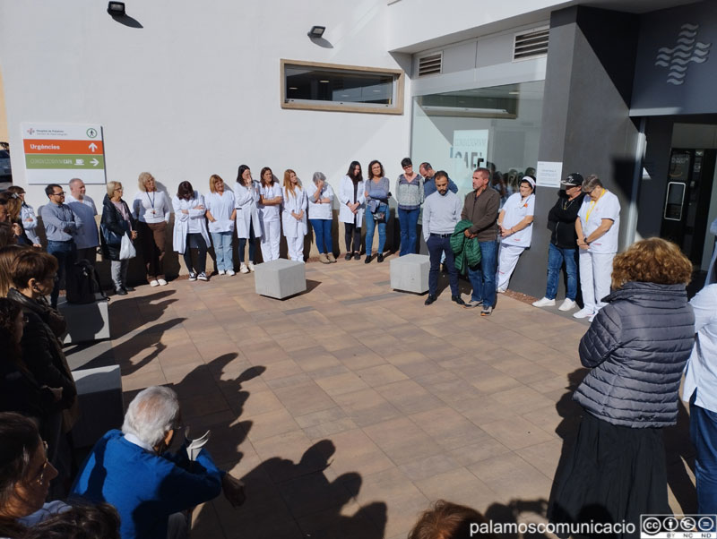 Concentració d'aquest migdia a les portes de l'hospital, amb el doctor El-Hayek.
