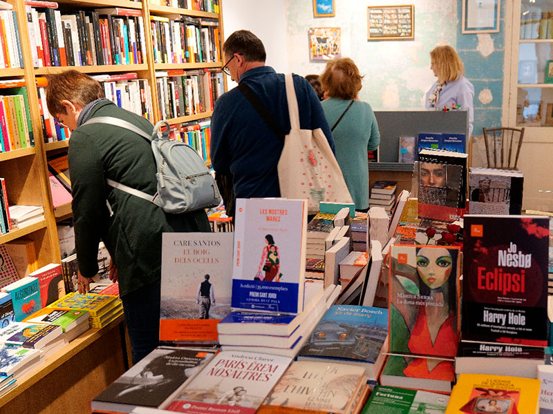 Imatge d’una de les llibreries de Calonge, Poble de Llibres. (Foto: Ajuntament de Calonge i Sant Antoni).
