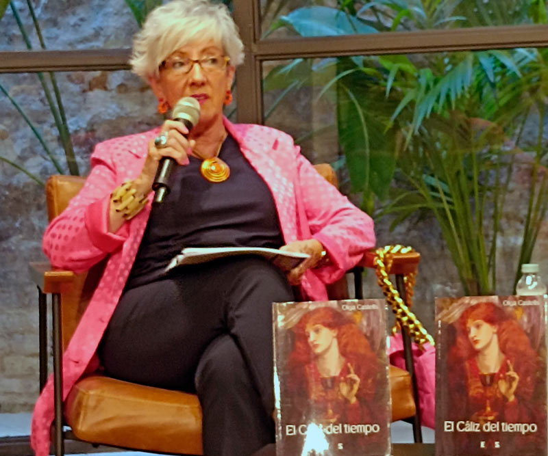 Olga Castells presentarà avui el seu llibre 'El cáliz del tiempo' a la biblioteca. (Foto: Olga Castells).