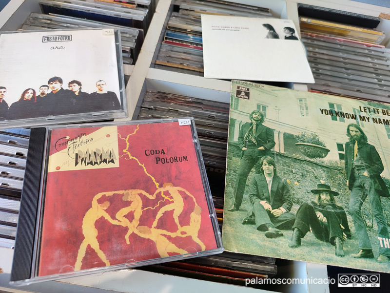 CD's i vinils de la discoteca de Ràdio Palamós.