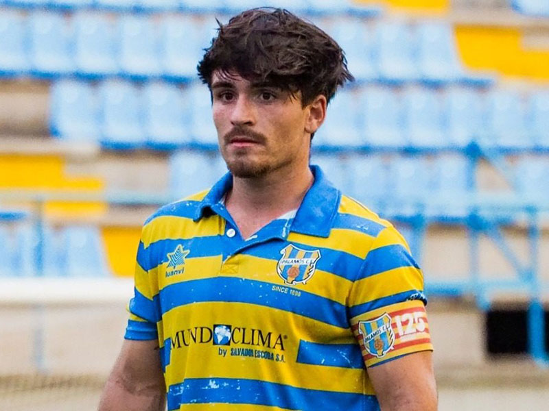 Xevi Germán va jugar diumenge el darrer partit amb la samarreta del Palamós. (Foto: Palamós CF - Laura Heras).
