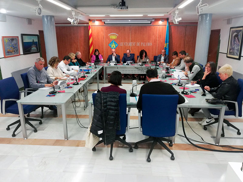 Imatge del Ple de l'Ajuntament de Palamós celebrat ahir. (Foto: Ajuntament de Palamós).