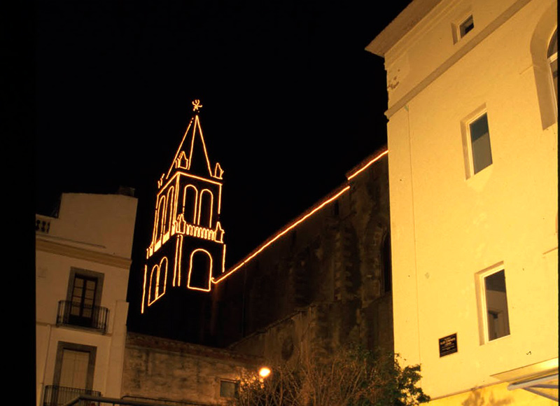 L'església de Santa Maria del Mar, il·luminada.