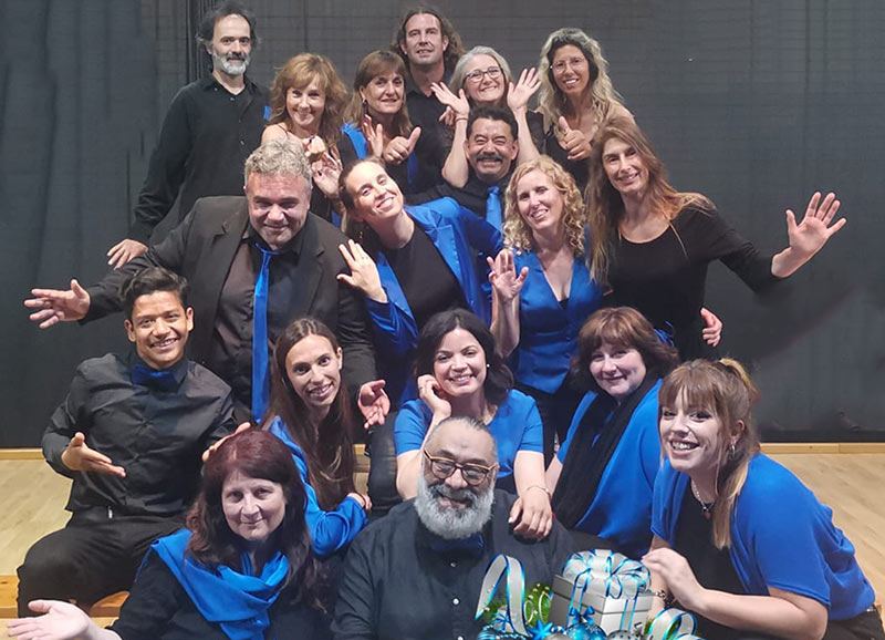 Fusions Grup Vocal, avui a la plaça de la Vila. (Foto: Fusions Grup Vocal).