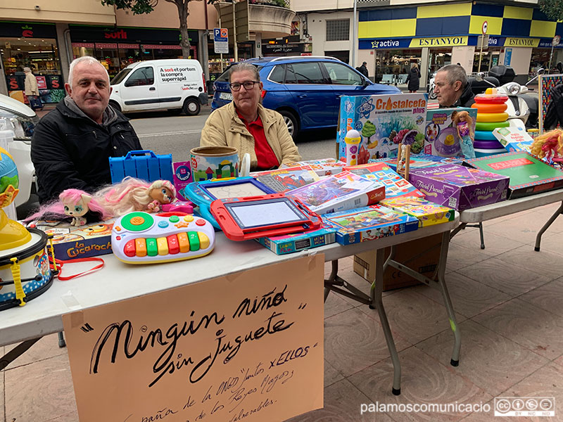 La parada solidària es tornarà a instal·lar demà i divendres entre les 10 i les 12 del migdia.