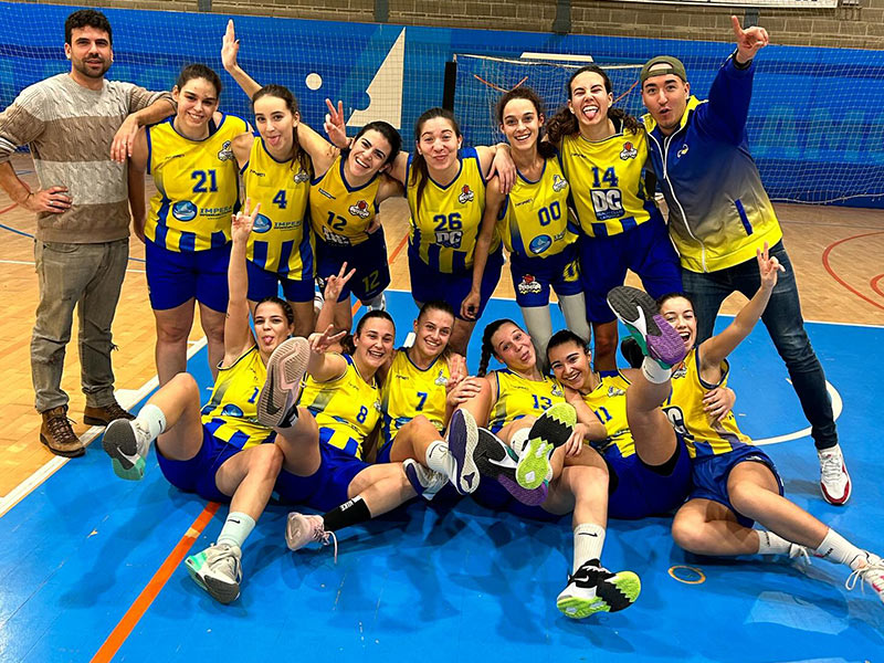 El sènior femení va guanyar de 5 punts a la pista del Fornells. (Foto: CE Palamós).