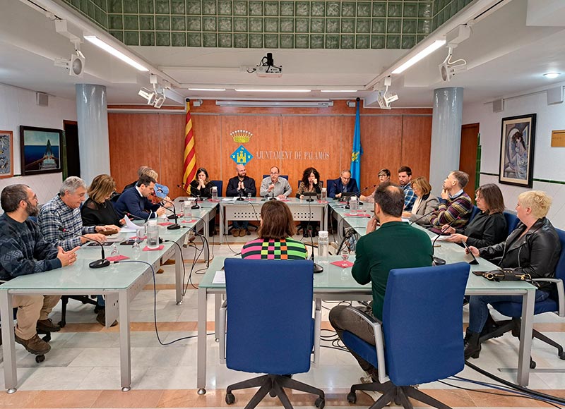 Com cada tercer dimarts de mes, avui hi ha Ple a l'Ajuntament de Palamós. (Foto: Ajuntament de Palamós).