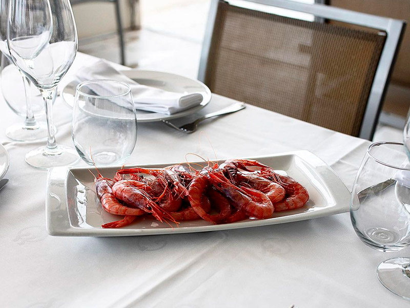 Un plat de gambes de Palamós. (Foto: El Plat Blau).