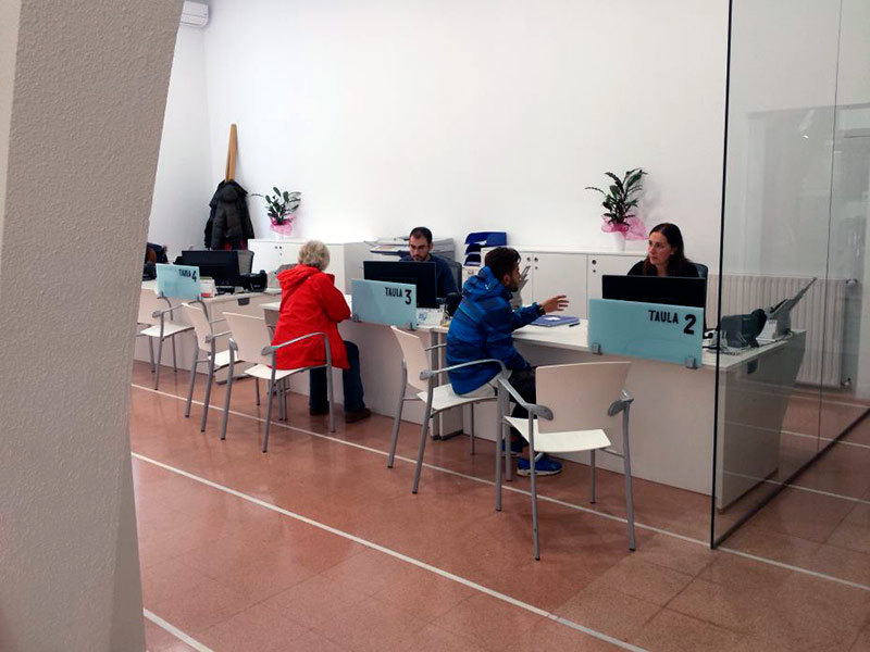 Imatge d'arxiu de l'Oficina d'Atenció al Ciutadà de l'Ajuntament de Palamós. (Foto: Ajuntament de Palamós).