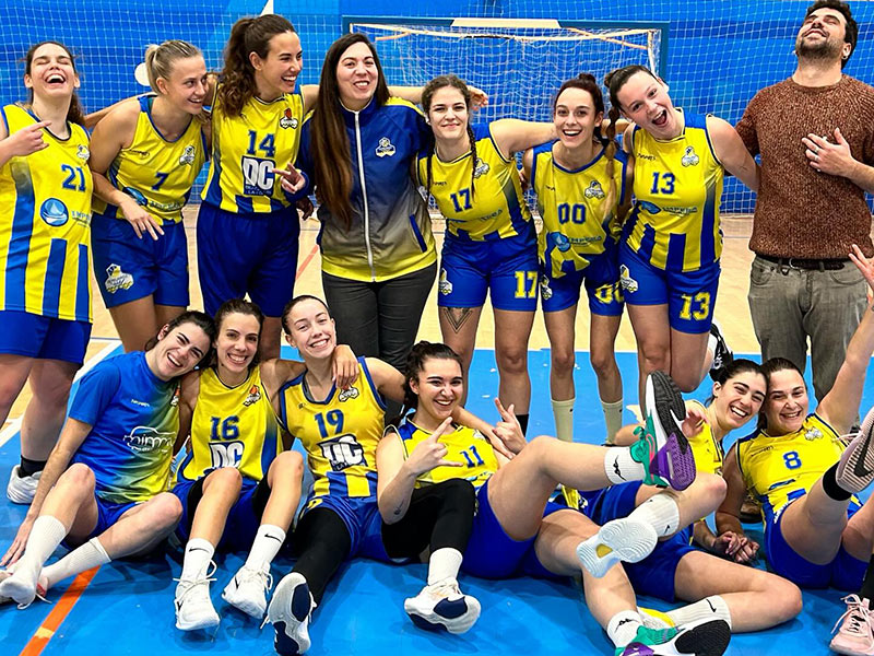 El sènior femení va guanyar dissabte de tres punts. (Foto CE Palamós).