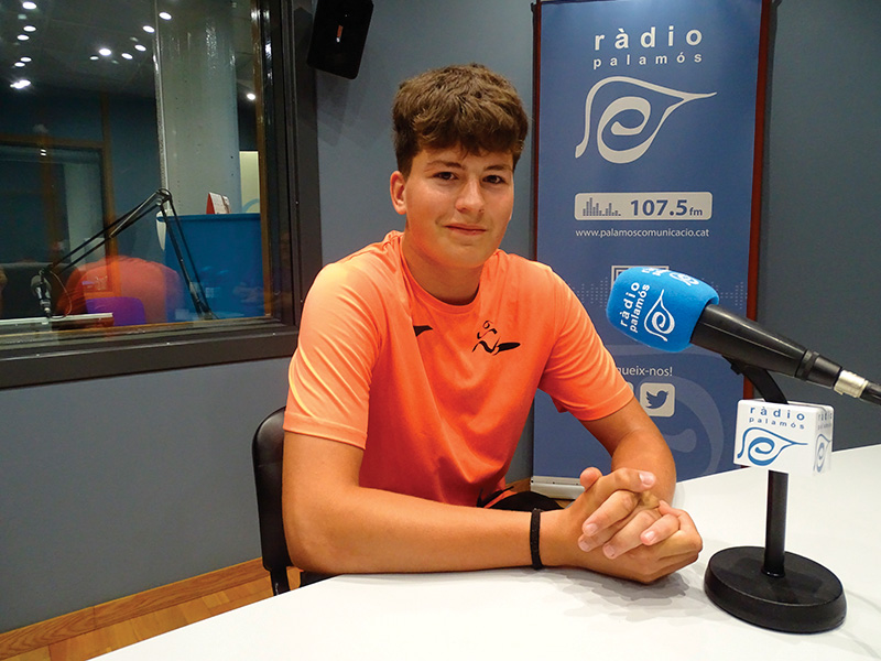 L'atleta palamosí Ferran Pau Fanés, en una visita als nostres estudis.