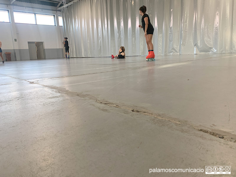 Imatge d'arxiu d'un entrenament del Patinatge Club Palamós a la Nau dels 50 metres.
