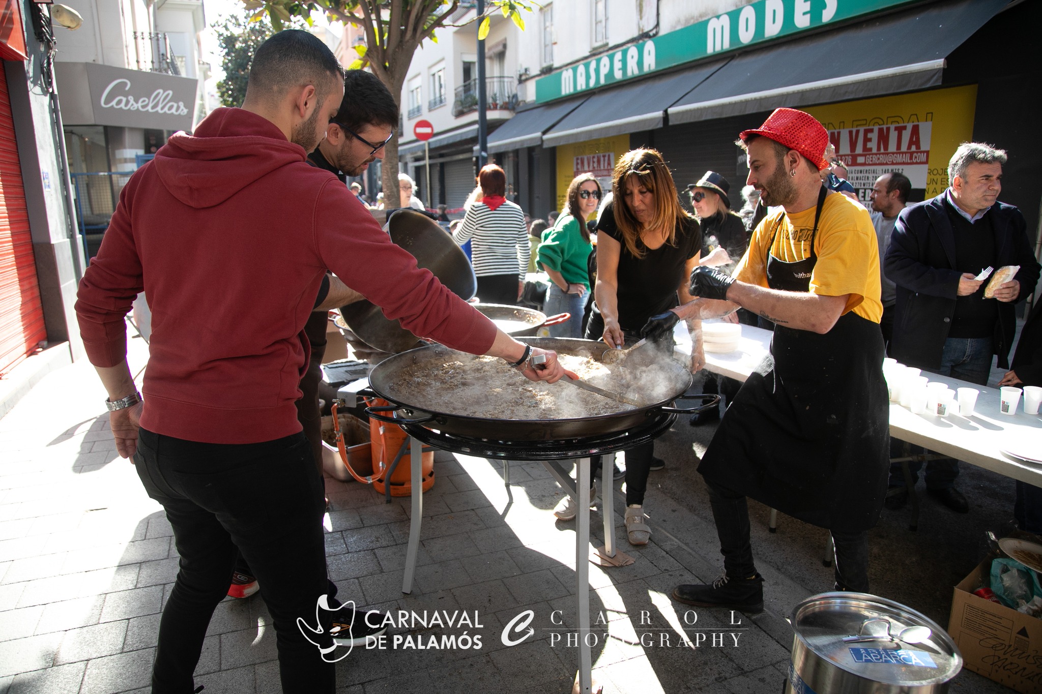 Imatge d'arxiu de l'arrossada al carrer de Cervantes, l'any passat. (Foto: Carol Photography).
