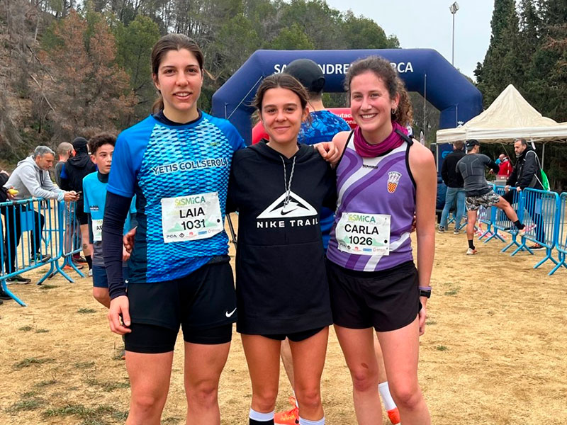 Blanca Batlle, al centre de la imatge, campiona de Catalunya de trail sub23. (Foto: AA Palamós).