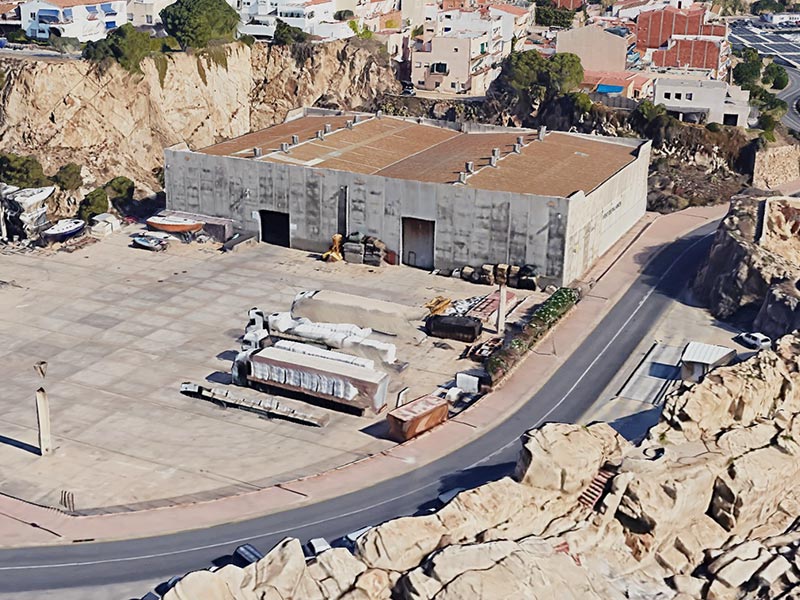 Els magatzems de La Pedrera, a la zona portuària. (Foto: Google Earth).