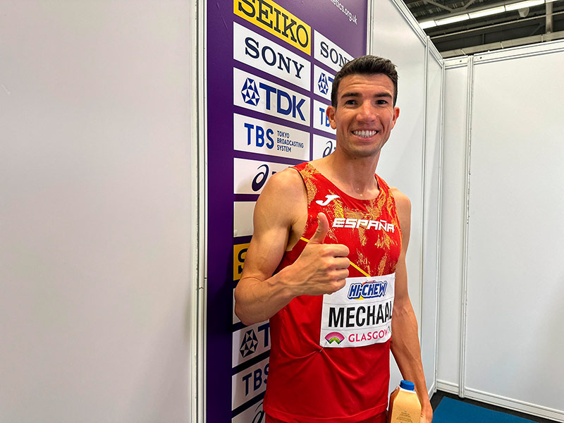 Adel Mechaal, després de la final dels 3.000 metres en pista coberta de Glasgow. (Foto: Federació Catalana Atletisme).