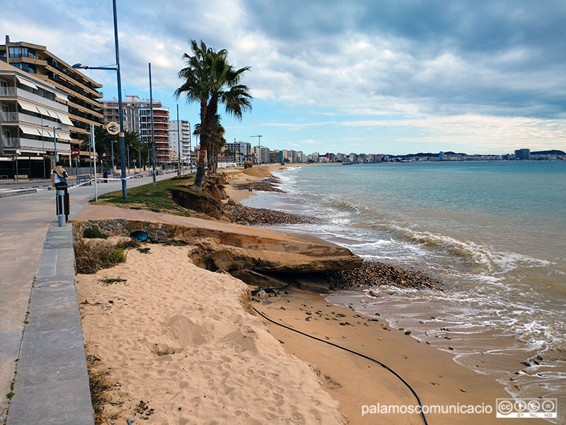 Els temporals dels darrers dies han deixat molt malmesa la platja de Torre Valentina.