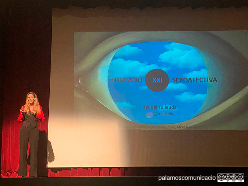 La Dra. Raquel Tulleuda va obrir ahir la 21a edició de les Jornades d'Educació i Família.